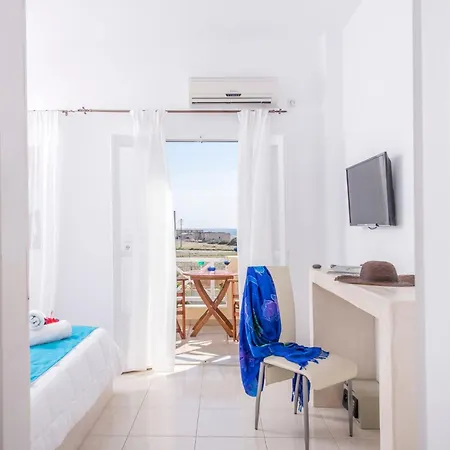 Garden View, 3 Guests In A Family Perivolos (Santorini)