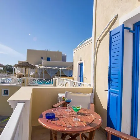 Garden View, 3 Guests In A Family بيت ضيافة بيريفولّوس